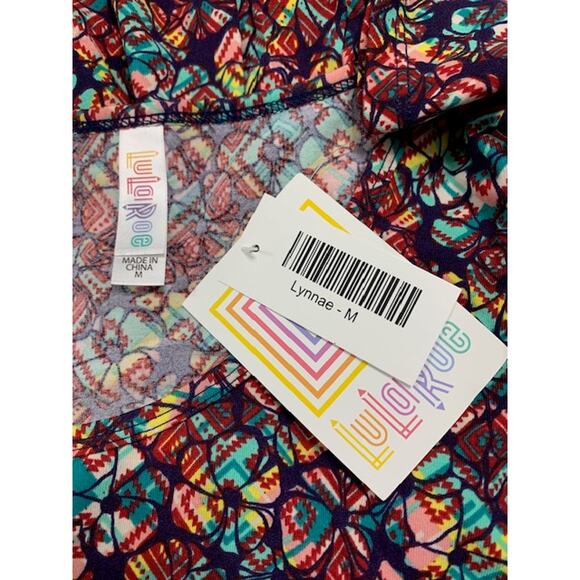 **NWT** LuLaRoe "Lynnae" Top - Size Medium - Picture 3 of 4